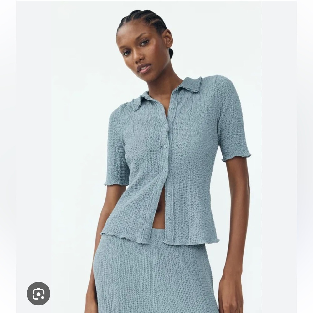 Zara Women's Light Blue Button Down Shirt
